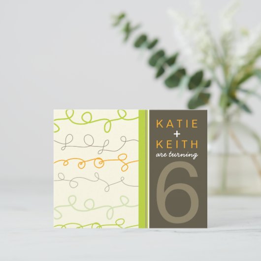 Retro Fun Scripts Twins Kindergeburtstag Einladung (Stehend Vorderseite)