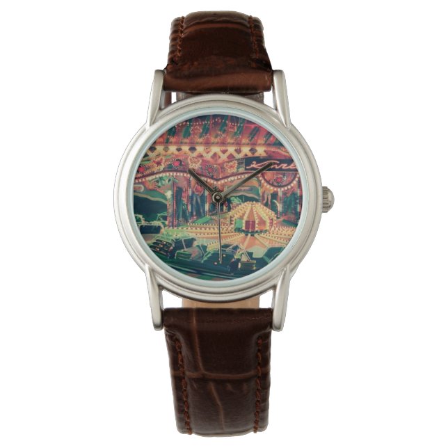 Retro Funfair Filtered Photo Armbanduhr (Vorderseite)