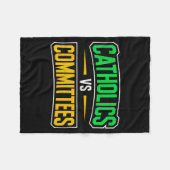 Retro Funny Trendy Sarcastic Saying Catholics Vs C Fleecedecke (Vorderseite (Horizontal))