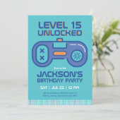 Retro Gamer Boy Aquamarin Blue Video Games Geburts Einladung (Stehend Vorderseite)