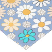 Retro-Gänseblümchen-Muster Einfach.01. Hellblauer Tischdecke (Schrägansicht)