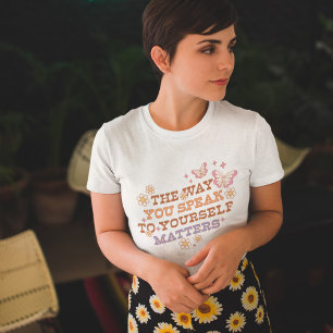 Retro-Gänseblümchen- und Schmetterlinge-Zitat-T-Sh T-Shirt