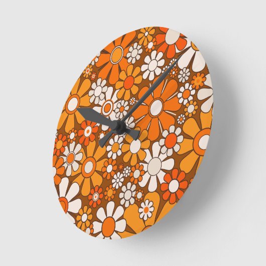 Retro Garden Floral 60er 70er Pattern Brown & Oran Runde Wanduhr (Winkel)