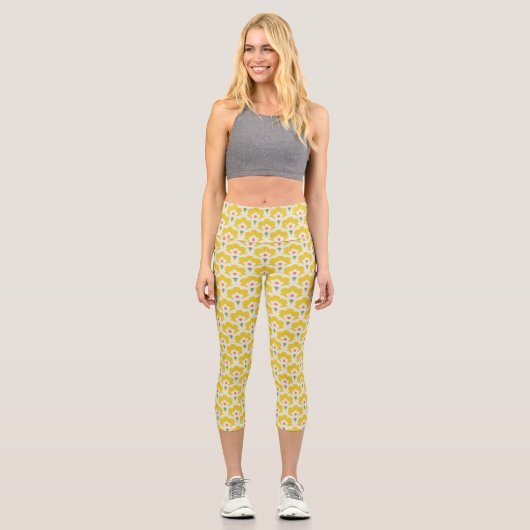 Retro Gelbes Blumengartenmuster Capri Leggings (Vorderseite)