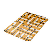 Retro Geometric Art Maze Orange Badematte (Schrägansicht)