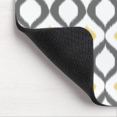 Retro Geometric Ikat Yellow Gray Muster Mousepad (Ecke)