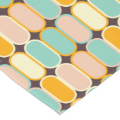 Retro geometric pattern with vertical ovals kurzer tischläufer (Ecke)