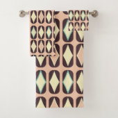 Retro-geometrisches Muster in Braun, Gelb und Blau Badhandtuch Set (Insitu)