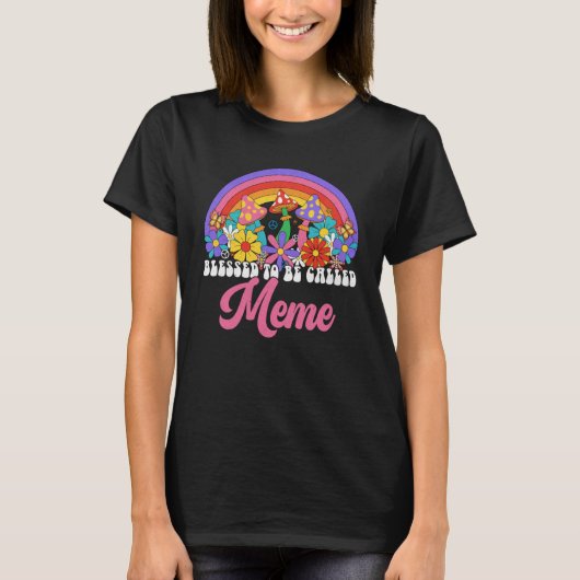 Retro gesegnet, um als Meme Rainbow Groovy Angesag T-Shirt (Vorderseite)