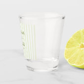 Retro-gestreifte grüne personalisierte Hochzeit Schnapsglas (Rechts)