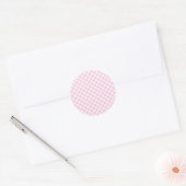 Retro-Gingham Hellrosa Runder Aufkleber (Umschlag)