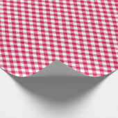 Retro Gingham Raspberry Geschenkpapier (Ecke)