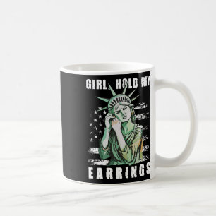 Retro Girl Hold My Ohrringe Anti-Trump Polic Kaffeetasse