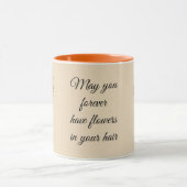 Retro Girl mit Blume im Haar Tasse (Zentrum)