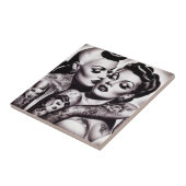 Retro Glam Tattoo Girls Fliese (Seite)