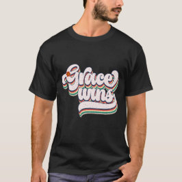 Retro Grace gewinnt Typografie-T - Shirt
