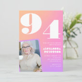 Retro Gradient Pink 94. Geburtstag Einladung (Stehend Vorderseite)