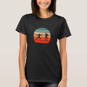 Retro Grafik Fechten Fechter En Garde Säbel Degen T-Shirt
