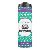 Retro Green Pattern Canoe Otter Individuelle Name Thermosbecher (Vorderseite)