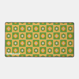 Retro Green Yellow Groovy Blume Script Name Schreibtischunterlage