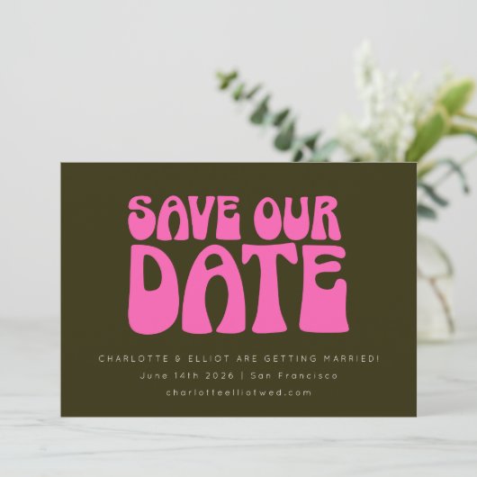 Retro Groovy 70er Hot Pink und Green Wedding Custo Save The Date (Stehend Vorderseite)