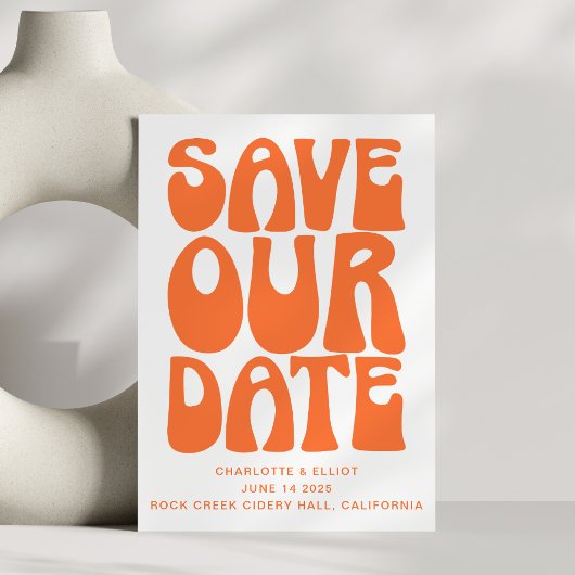 Retro Groovy 70er Jahre Helles Orange QR-Code Hoch Save The Date