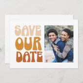Retro Groovy 70er Terracotta Brown Foto Wedding Save The Date (Vorne/Hinten)