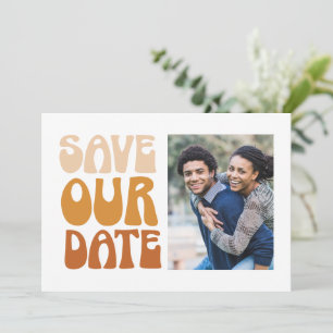 Retro Groovy 70er Terracotta Brown Foto Wedding Save The Date