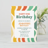 Retro Groovy 70er Wavy 89. Geburtstag Einladung (Stehend Vorderseite)