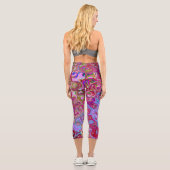 Retro Groovy Abstrakt Lavender und Magenta Swirl Capri Leggings (Rückseite)