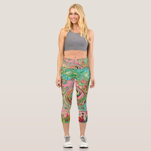 Retro Groovy Abstrakter Regenbogenwirbel Capri Leggings (Vorderseite)