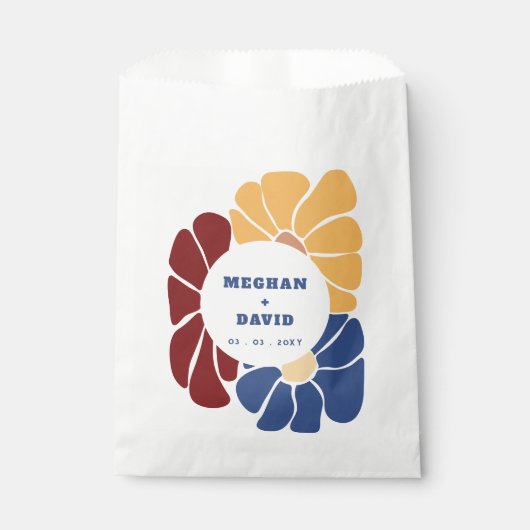 Retro Groovy Boho Chic Floral Wedding Geschenktütchen (Vorderseite)