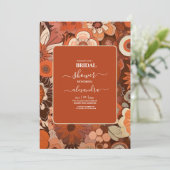 Retro Groovy brennen orangefarbene Blumenbridale Einladung (Stehend Vorderseite)