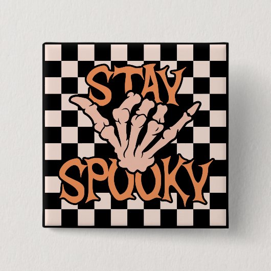 Retro Groovy Checkered Bleibe Spooky Halloween Button (Vorderseite)