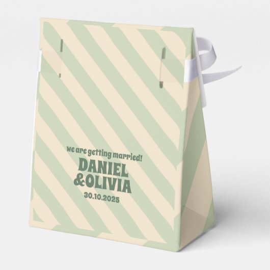 Retro Groovy Colorful Wavy Boho Wedding Geschenkschachtel (Rückseite)