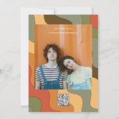 Retro Groovy Colorful Wavy Boho Wedding Qr Code Einladung (Rückseite)