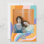 Retro Groovy Colorful Wavy Boho Wedding Qr Code Einladung (Rückseite)