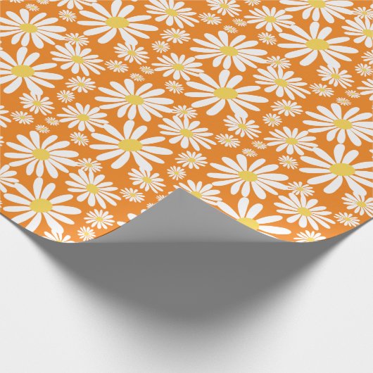 Retro Groovy Daisies Spring Pattern Orange Geschenkpapier (Ecke)