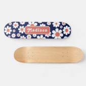 Retro Groovy Daisy Mustername Blau Skateboard (Horizontal)