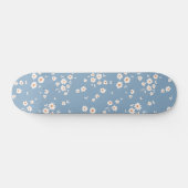 Retro Groovy Daisy Pattern Dusty Blue Floral 70er Skateboard (Horizontal)