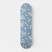 Retro Groovy Daisy Pattern Dusty Blue Floral 70er Skateboard (Vorne)