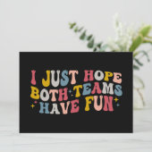 Retro Groovy Ich hoffe, dass beide Teams Spaß habe Einladung (Stehend Vorderseite)