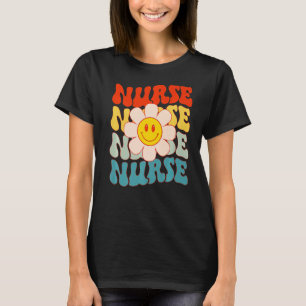 Retro Groovy Nurse Happy Face Niedliche Daisy Blum T-Shirt