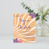 Retro Groovy Orange Lila Floral Wedding Einladungspostkarte (Stehend Vorderseite)