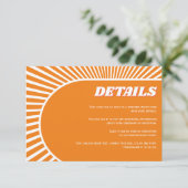 Retro Groovy orange Sonnenstrahlen 70er inspiriert Begleitkarte (Stehend Vorderseite)