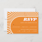 Retro Groovy orange Sonnenstrahlen 70er inspiriert RSVP Karte (Vorderseite)