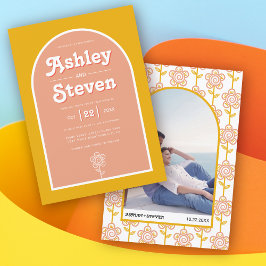 Retro Groovy Pfirsich und gelber 70er inspiriert H Einladung