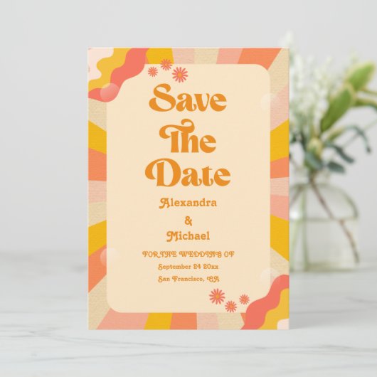 Retro Groovy Pink and Gold Wave Wedding Rettete Th Save The Date (Stehend Vorderseite)