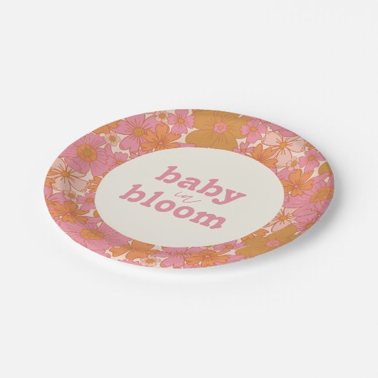 Retro Groovy Pink Hippie Baby in Bloom | Boho Pappteller (Schrägansicht)