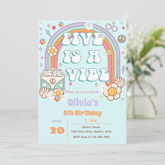 Retro Groovy Rainbow 5. Geburtstag Einladung (Stehend Vorderseite)